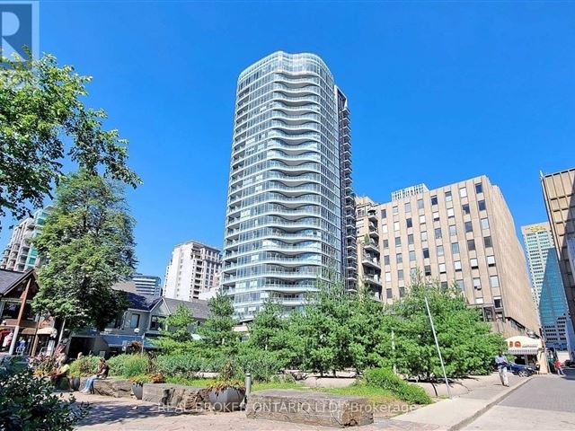 Minto Yorkville Park - 1801 88 Cumberland Street - photo 1