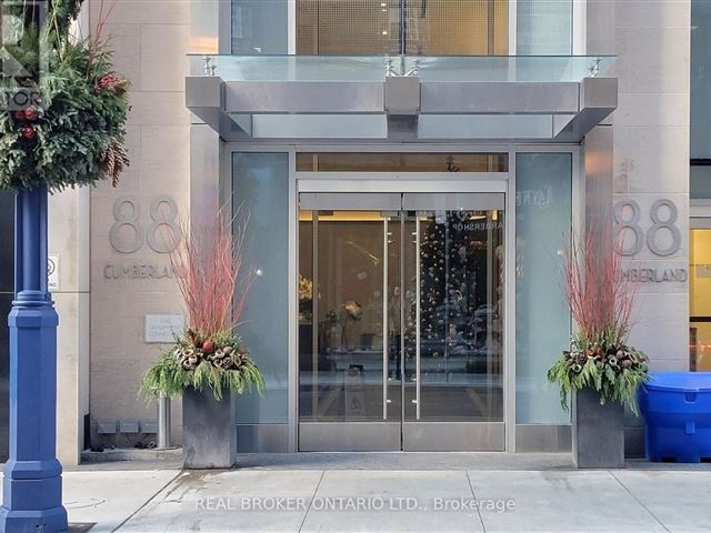 Minto Yorkville Park - 1801 88 Cumberland Street - photo 2