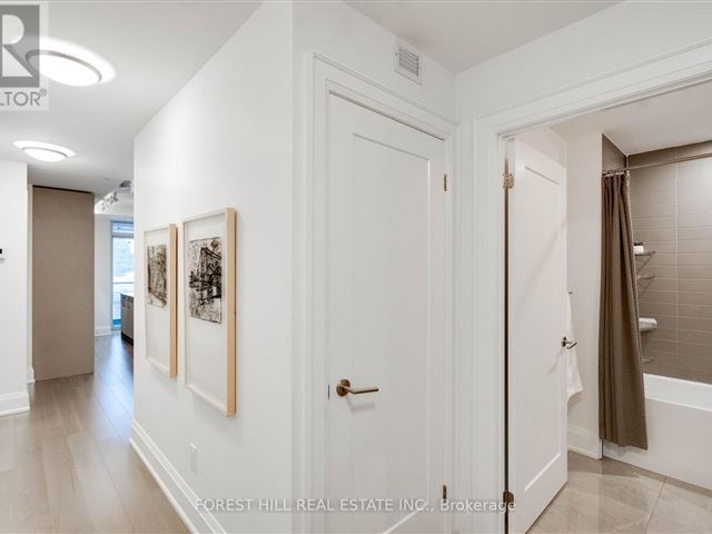 Minto Yorkville Park - 605 88 Cumberland Street - photo 2