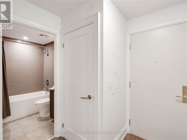 Minto Yorkville Park - 605 88 Cumberland Street - photo 3