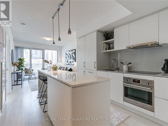 Harbour Plaza Residences - 1503 88 Harbour Street - photo 1