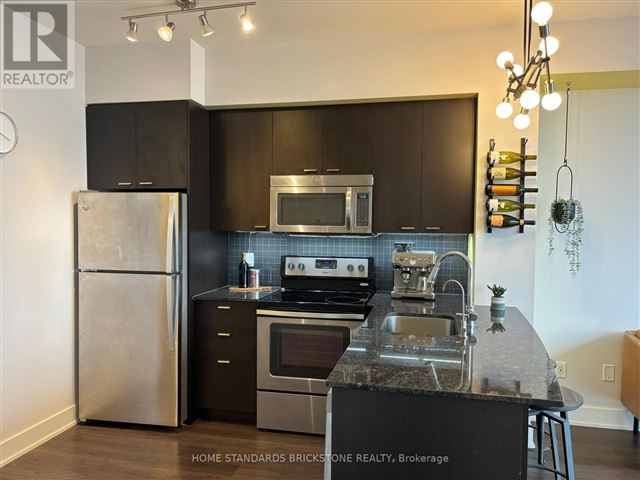 EI8HTY8 Condos - 1908 88 Sheppard Avenue East - photo 2