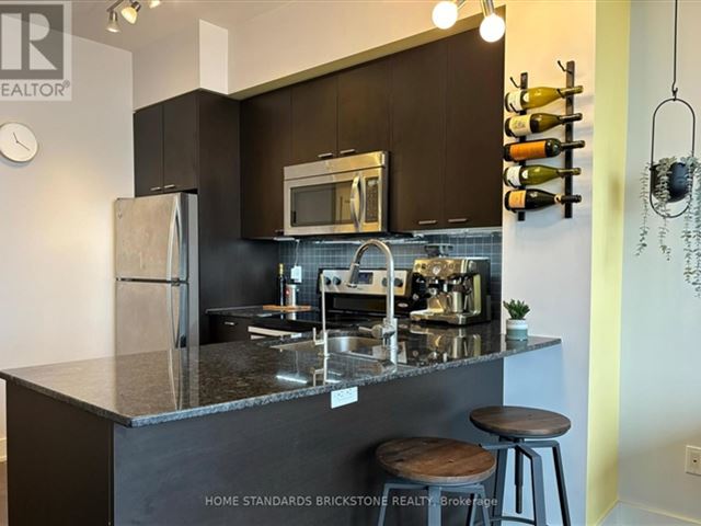 EI8HTY8 Condos - 1908 88 Sheppard Avenue East - photo 3