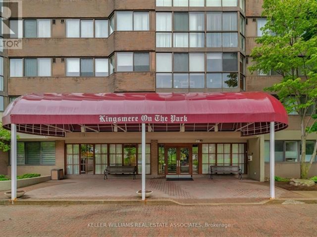 Kingsmere on the Park - 301 880 Dundas Street West - photo 2