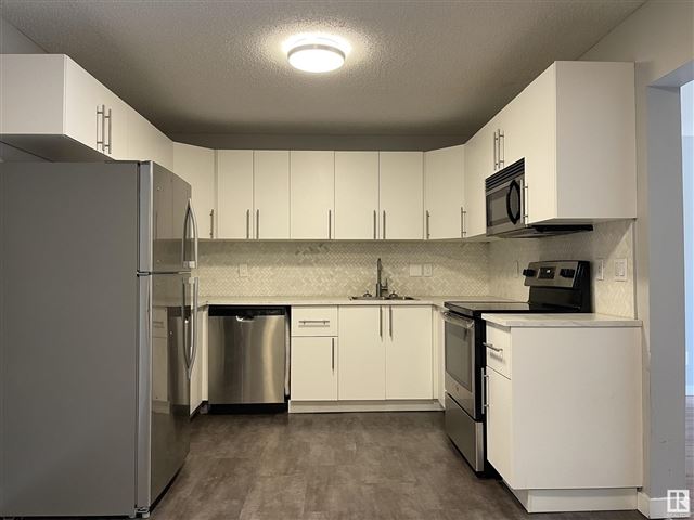 8811 106a AVE NW - 103 8811 106a Avenue Northwest - photo 2