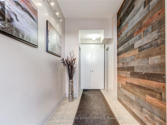 885 Lakeshore Condos - 5 885 Lakeshore Road East - photo 2