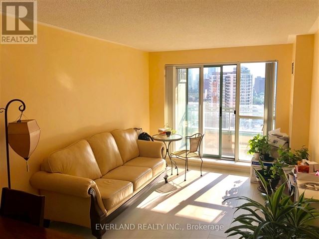 Opera Place 1 - 1503 887 Bay Street - photo 2