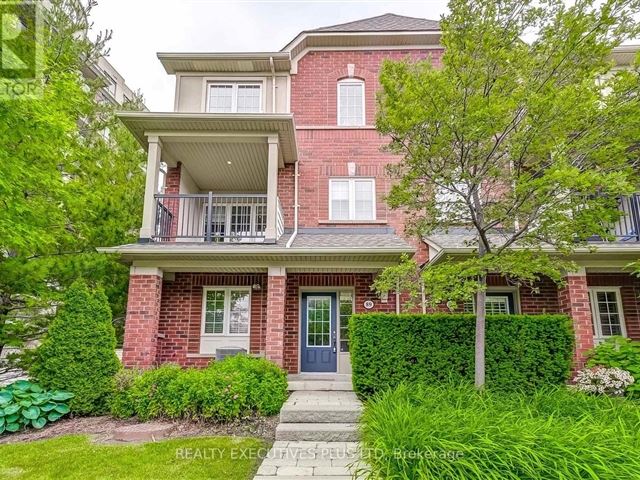 The Courtyard Residences -  111 Georgian Drive - photo 2