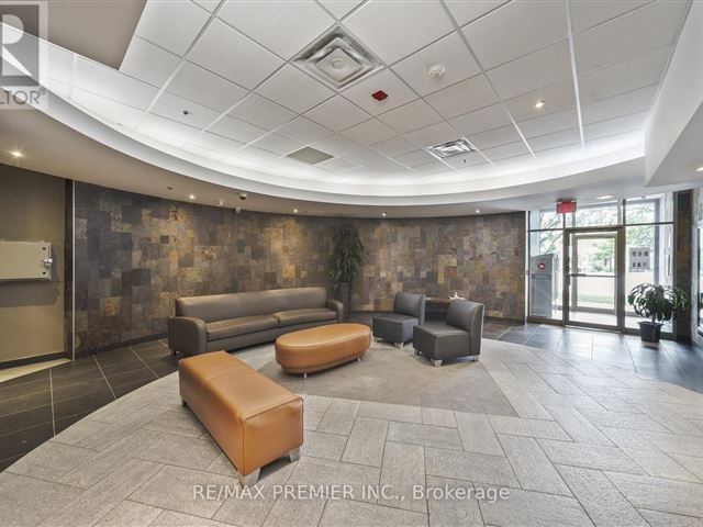 Plaza Suites - 213 890 Sheppard Avenue West - photo 3