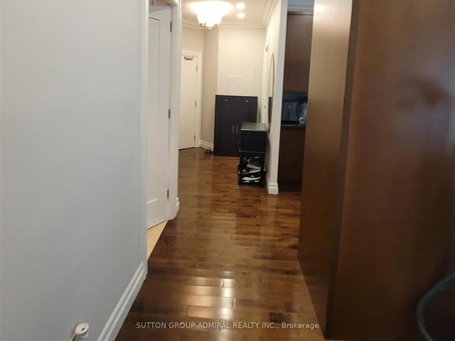 Plaza Suites - 114 890 Sheppard Avenue West - photo 2