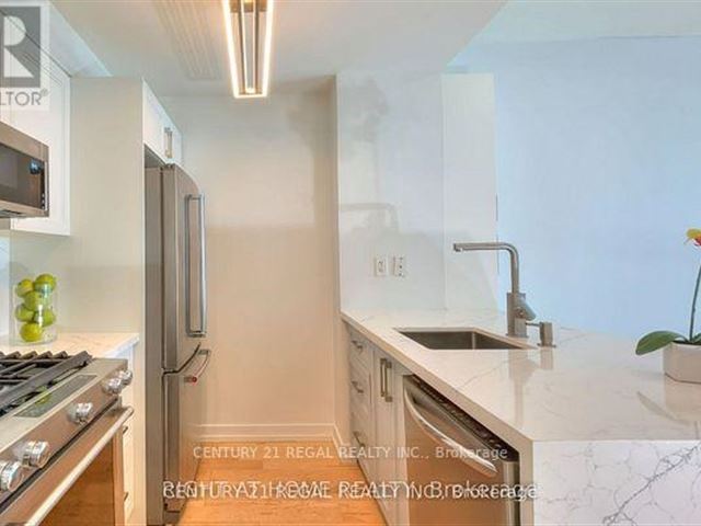 Harbour View Estates 1 - 312 9 Spadina Avenue - photo 3