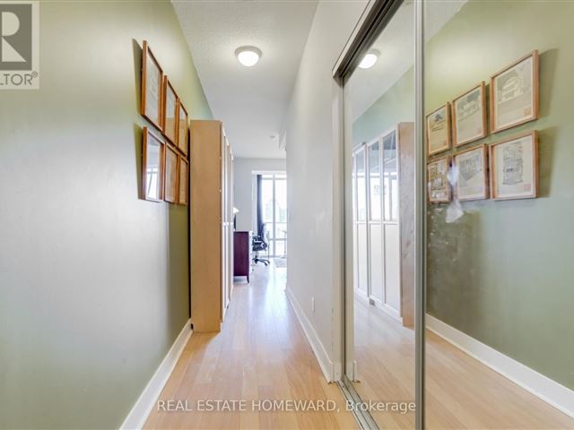 Quay West - 1709 90 Stadium Road - photo 2