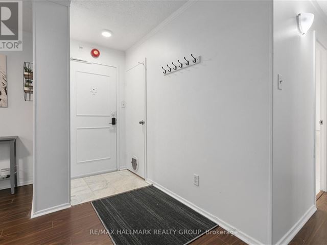 Chateau Royale East - 308 900 Dynes Road - photo 2