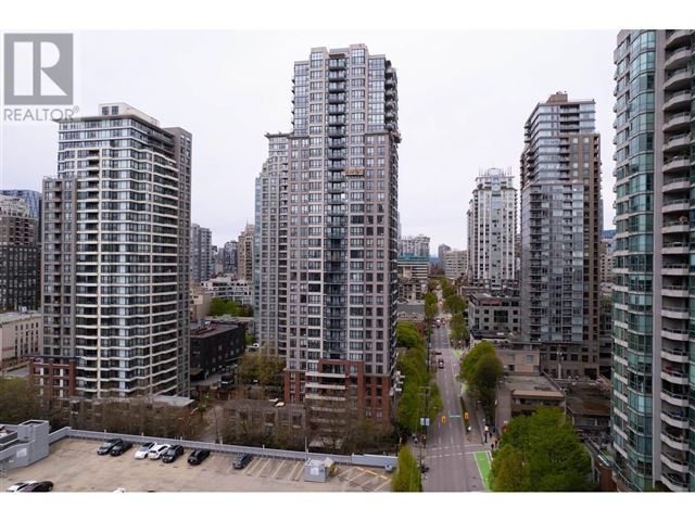 Yaletown Park 2 - 906 909 Mainland Street - photo 1