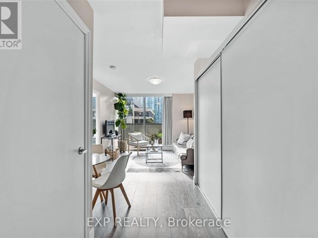 914 Yonge Street Condos - 1106 914 Yonge Street - photo 2