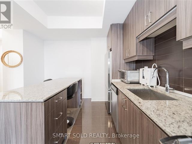 9199 Yonge ST - 517 9199 Yonge Street - photo 2