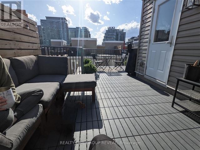 King West VillageTowns - 636 92 Strachan Avenue - photo 1