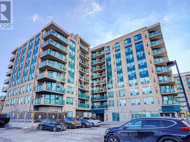 Hampton Plaza - 905 920 Sheppard Avenue West - photo 1