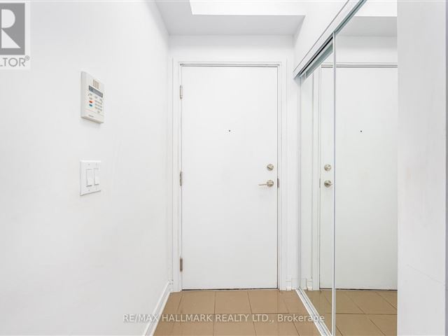 9205 Yonge ST - 1702 9205 Yonge Street - photo 2