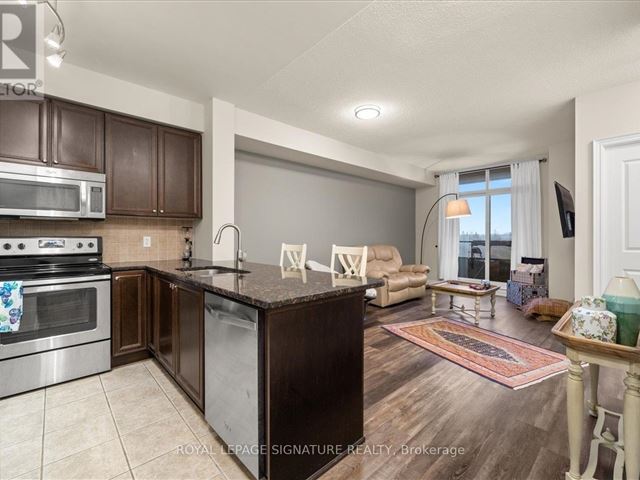 Bellaria Residences - 511 9225 Jane Street - photo 2