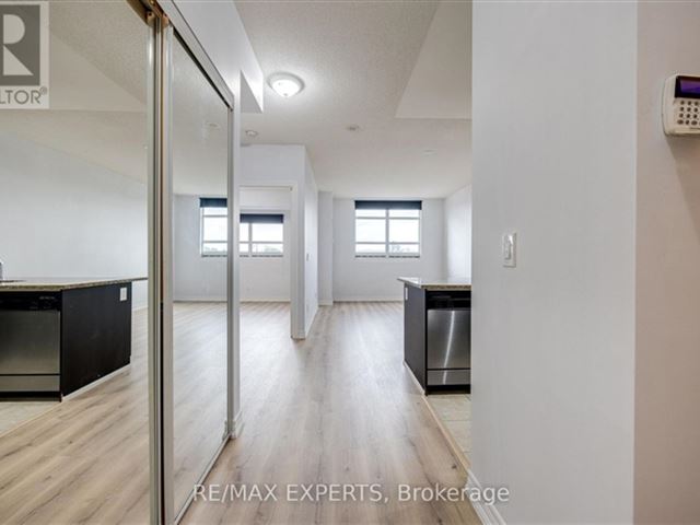 Bellaria Tower 3 - 414 9245 Jane Street - photo 3