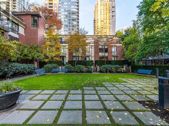 Yaletown Park 1 - 2903 928 Homer Street - photo 3