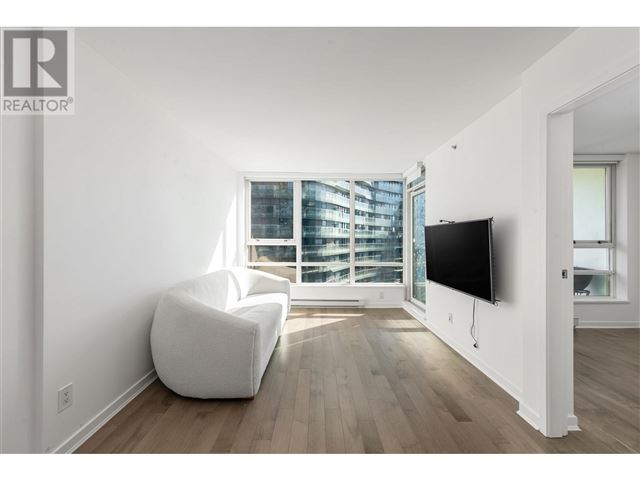 Max II - 1603 939 Expo Boulevard - photo 1