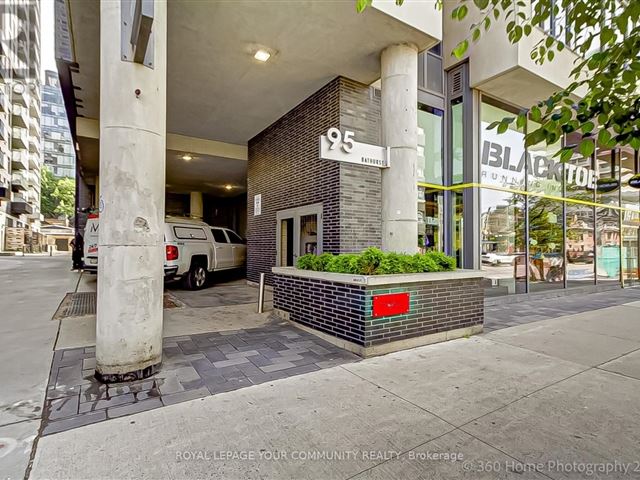 Six50 King - 621 95 Bathurst Street - photo 2