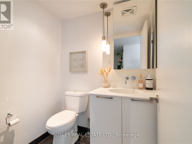 Six50 King - 1006 95 Bathurst Street - photo 3