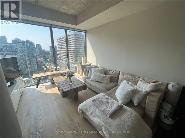 Six50 King - 1204 95 Bathurst Street - photo 3