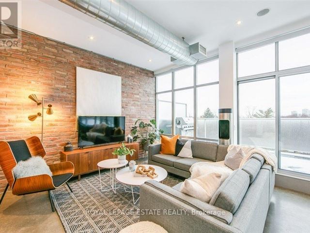 Modern Beach Lofts - 504 952 Kingston Road - photo 2