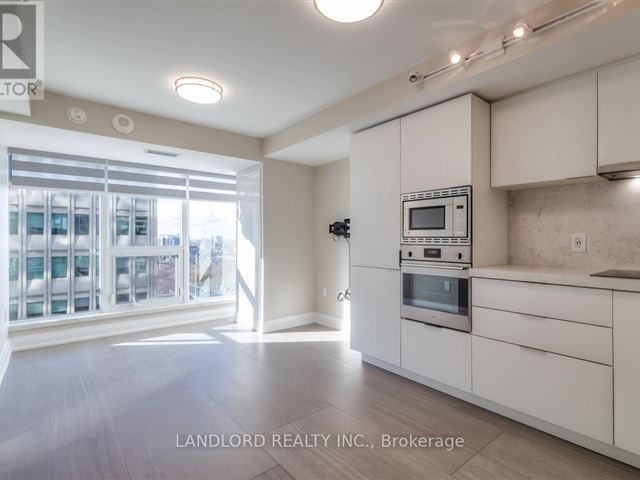 The Britt Condos - 1914 955 Bay Street - photo 1