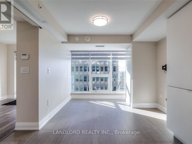 The Britt Condos - 1914 955 Bay Street - photo 2