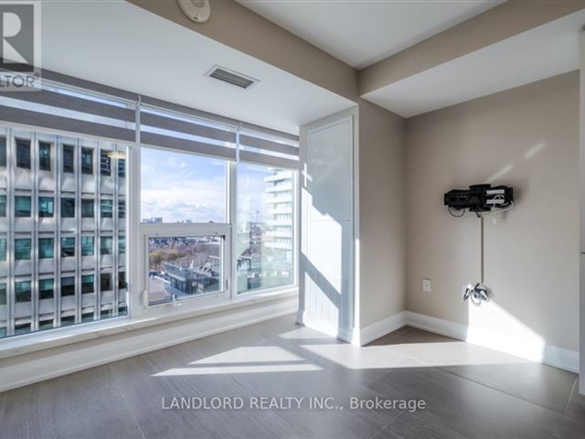 The Britt Condos - 1914 955 Bay Street - photo 3