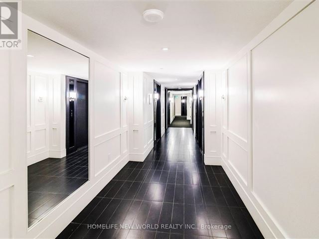 The Britt Condos - 723 955 Bay Street - photo 3