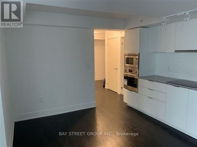 The Britt Condos - 901 955 Bay Street - photo 3