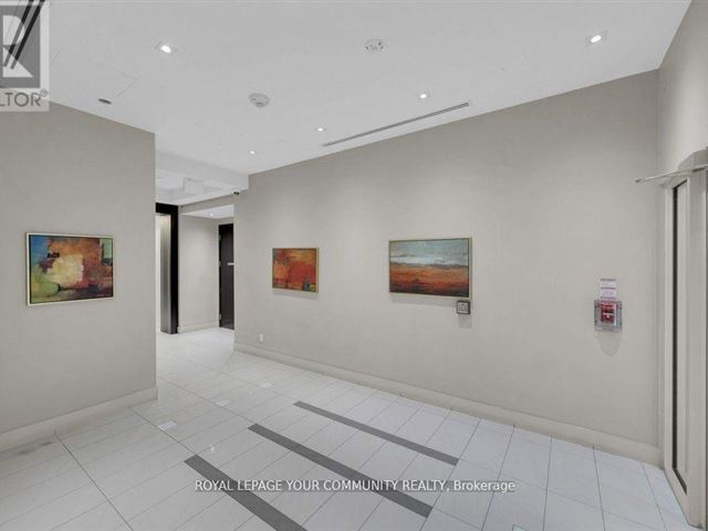 9608 Yonge Street Condos - 711b 9600 Yonge Street - photo 2