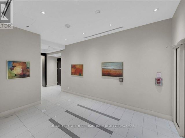 9608 Yonge Street Condos - 711b 9600 Yonge Street - photo 2