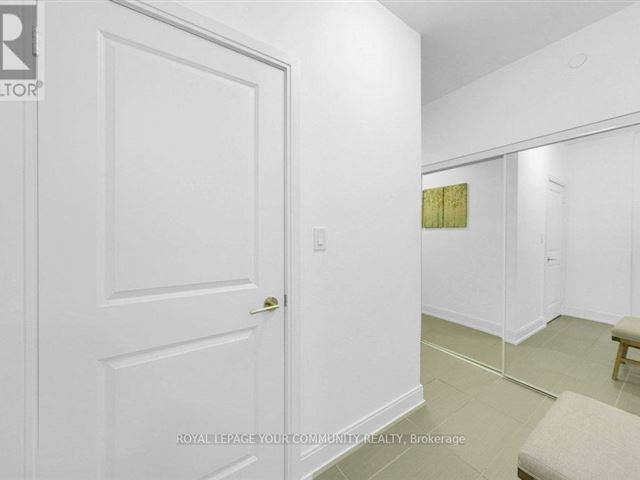 9608 Yonge Street Condos - 711b 9600 Yonge Street - photo 3