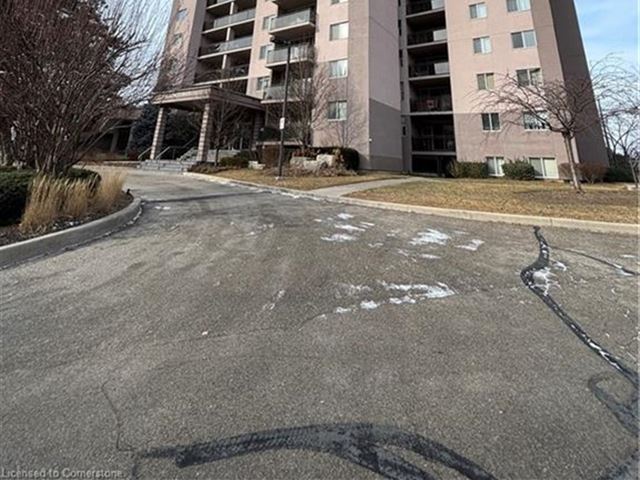 Halton Tower - 1210 975 Warwick Court - photo 1