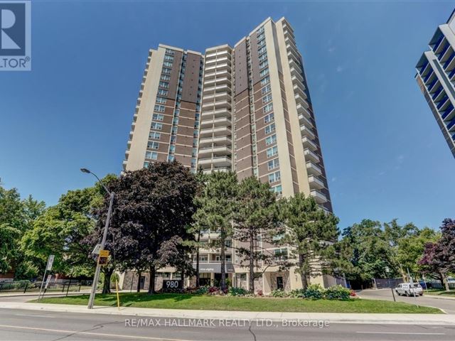 Helliwell Place - 508 980 Broadview Avenue - photo 1