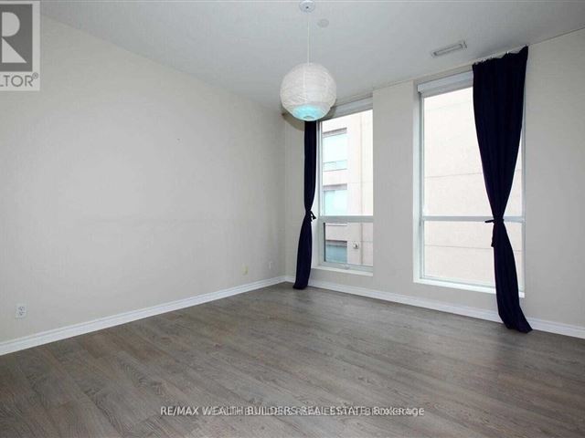 The Ramsden - 614 980 Yonge Street - photo 2