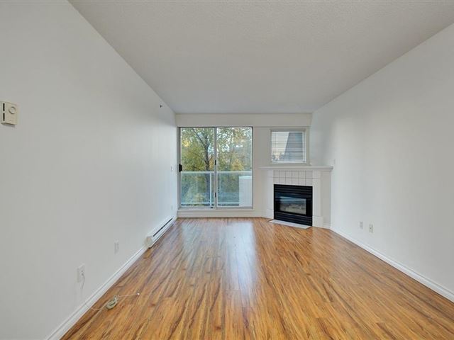 Balmoral Tower - 507 9830 Whalley Boulevard - photo 3