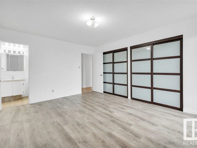 9835 113 ST NW - 1005 9835 113 Street Northwest - photo 1