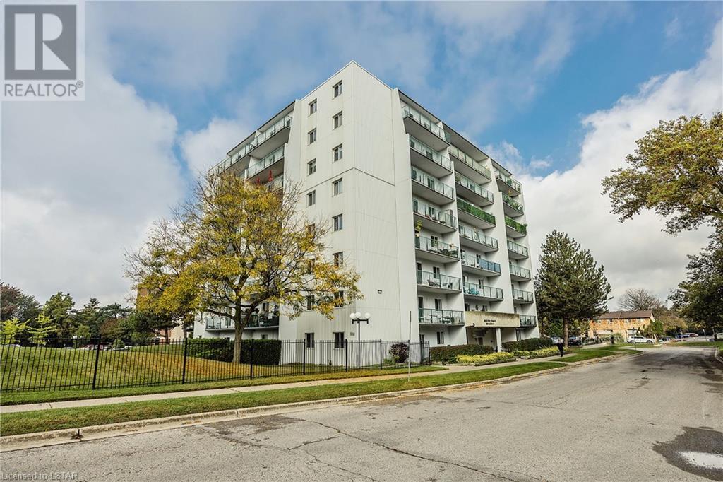 986 Huron Street, Unit 102, London — For sale @ $219,900 | CondoDork.com