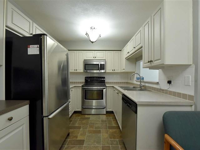 Fraser Court - 106 9865 140 Street - photo 3