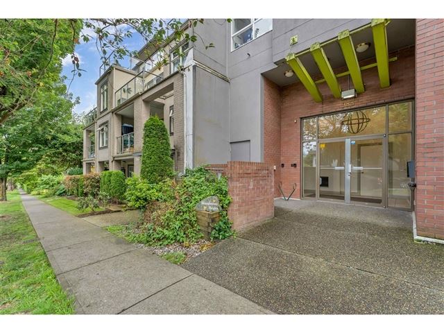 Shaughnessy Heights - 206 988 21st Avenue West - photo 1