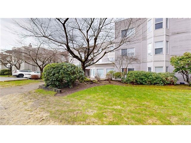 Westchester Place - 309 9940 151 Street - photo 3