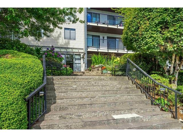 Tall Timbers - 112 9958 149 Street - photo 2