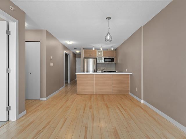 Park Place - 3003 9881 Whalley Boulevard - photo 3